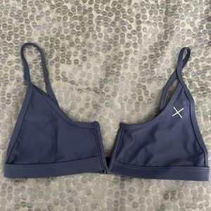 BoutineLA Grey V-Cut Top